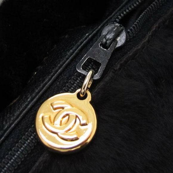 Chanel Lapin Shoulder Pochette - Picture 8 of 9